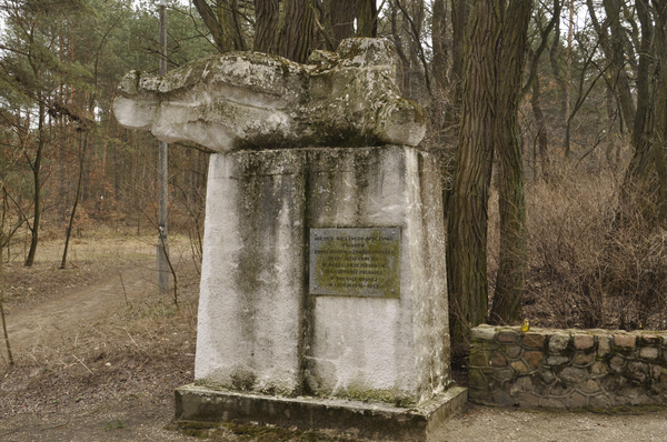 Cmentarz obozu przejściowego w Smukale Dolnej