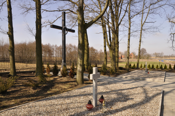 Cmentarz wojenny ofiar terroru hitlerowskiego w Tryszczynie
